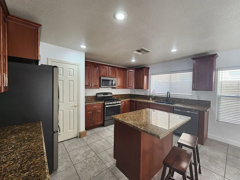 10256 Franford Ct — Photo 12