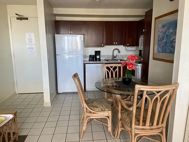 2240 Kuhio Ave — Photo 4