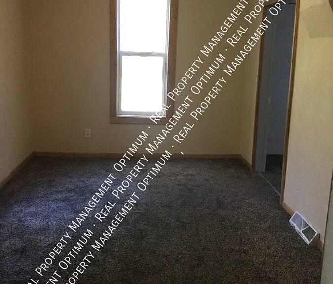 1114 Hawthorne St — Photo 4