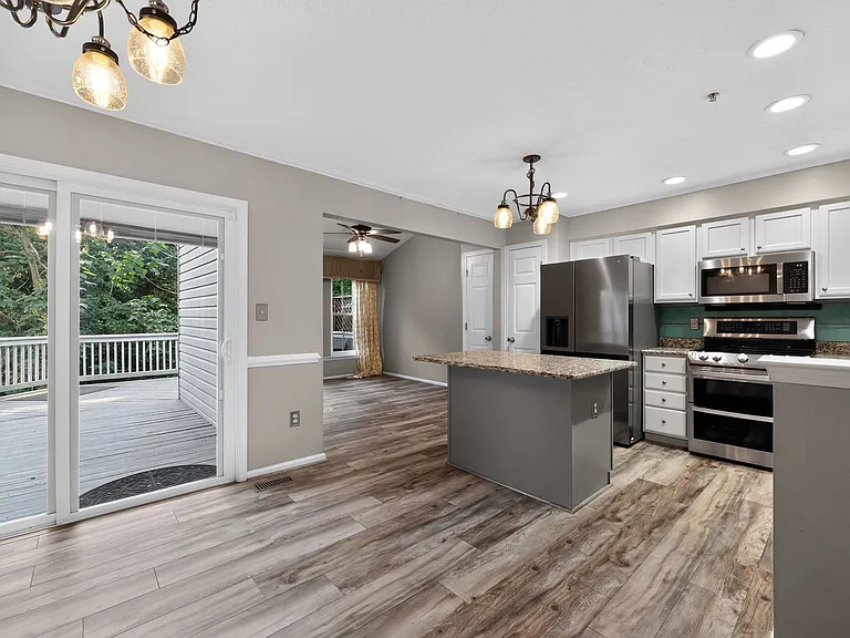 8155 Deer Chase Ln — Photo 6