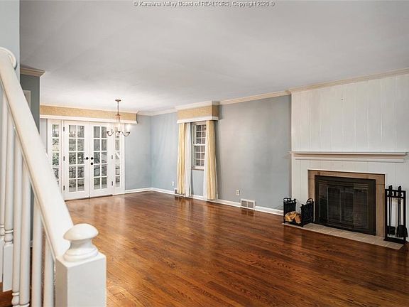 2nd image of 611 Fort Hill Dr