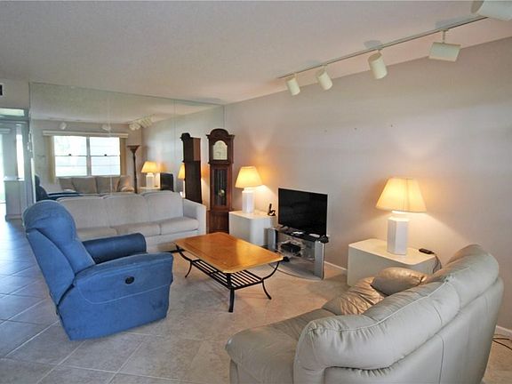 3rd image of 218 Prescott L #218