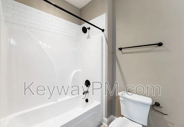 507 Windermere St — Photo 24
