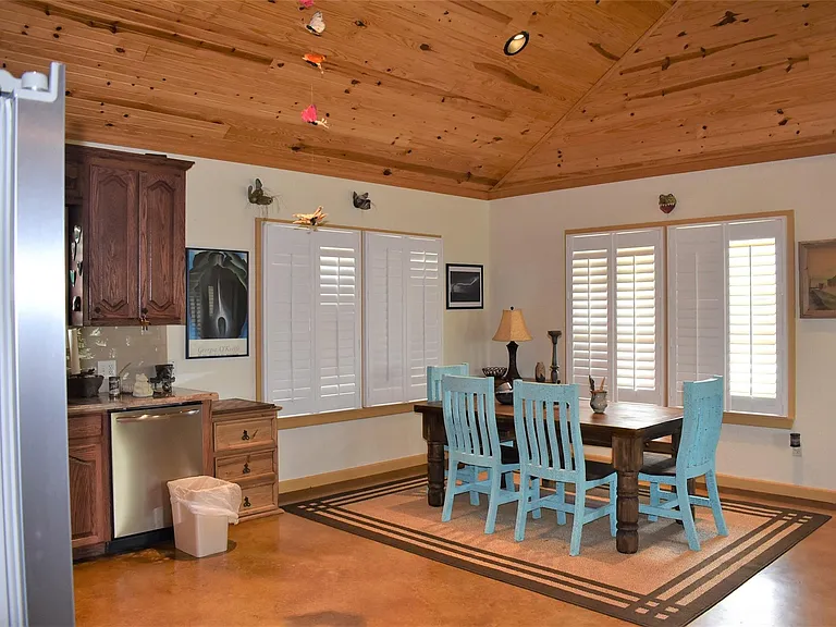 412 Pecan St — Photo 29