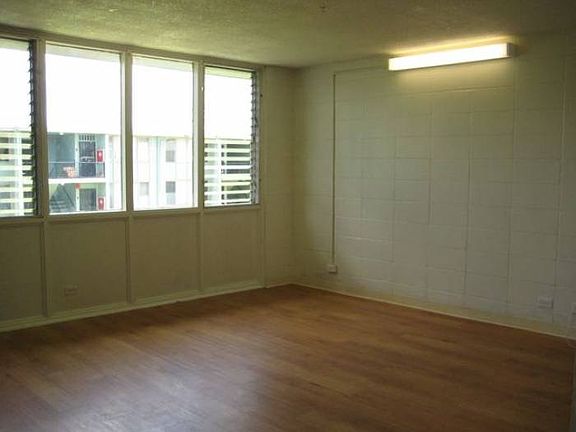 liv rm w/picture windows