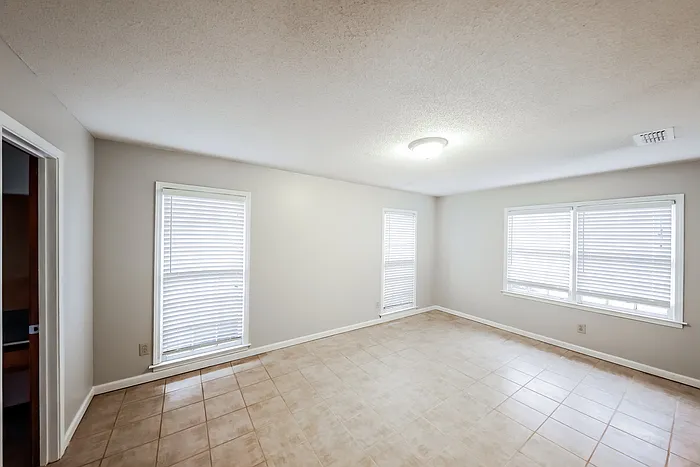 3722 Woodhill Rd — Photo 9