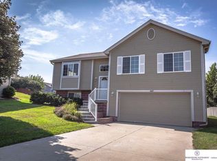 16867 Larimore Ave, Omaha, NE 68116