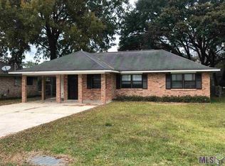 139 Hickory St, Denham Springs, LA 70726