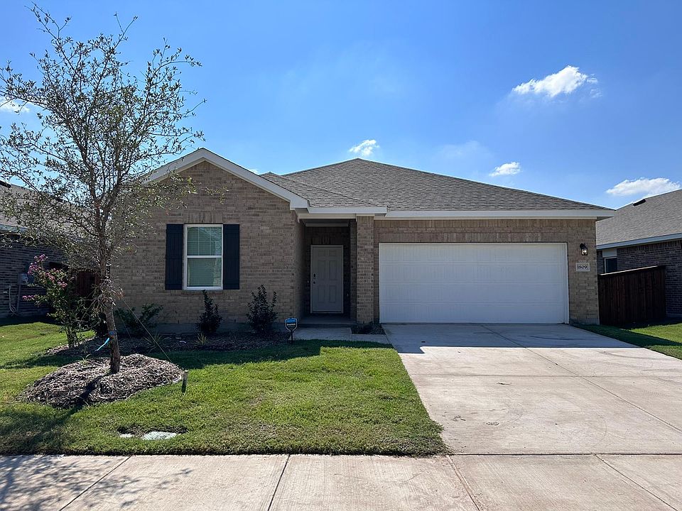 1st image of 1809 Sandlin Dr