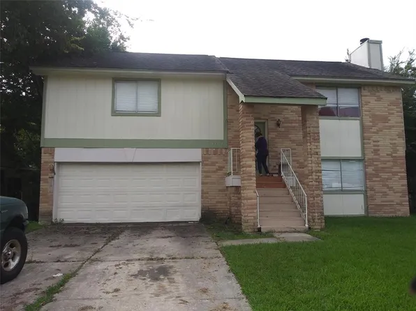 12307 Taylors Crossing Dr, Tomball, TX 77375