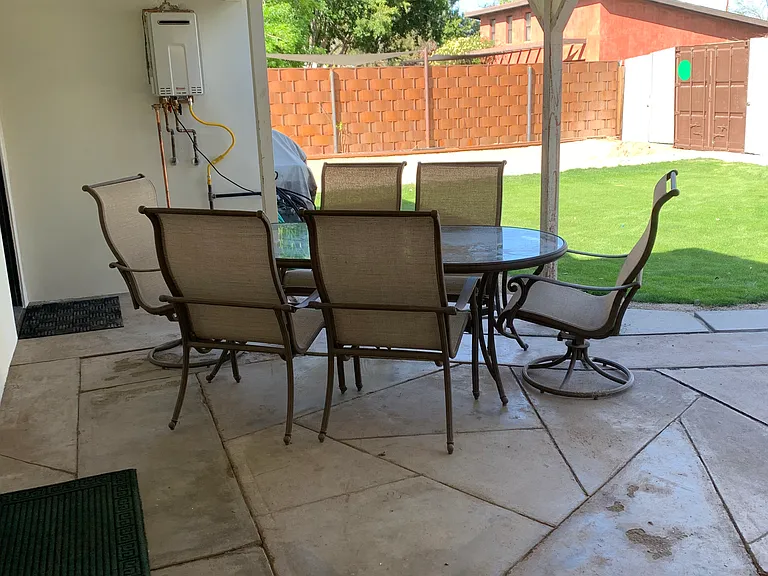 1425 S Grandview Dr — Photo 4