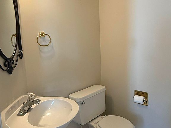 5th image of 5686 SW 34th St