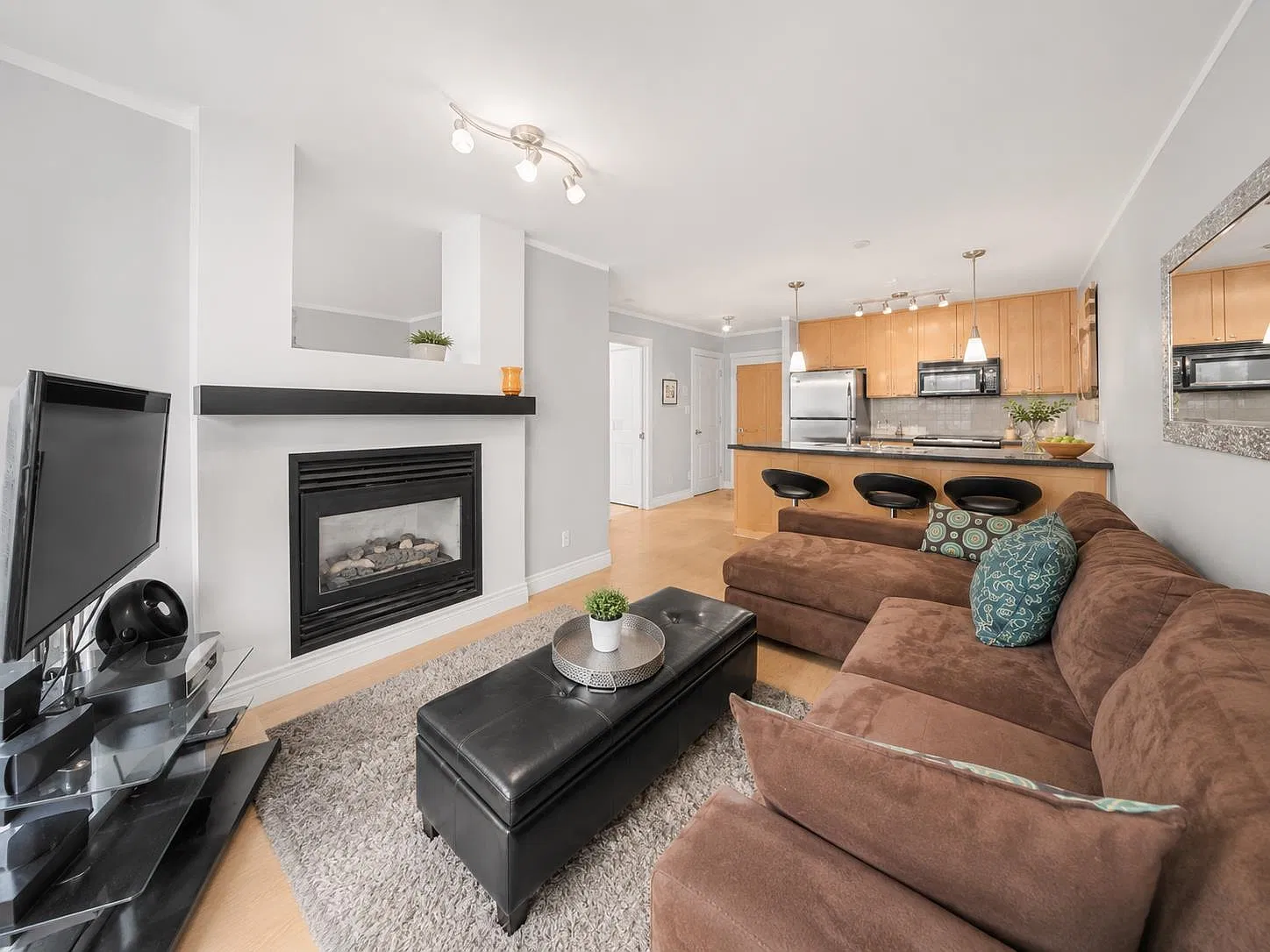 1 bed, 600 sqft, $3,150 — Photo 3