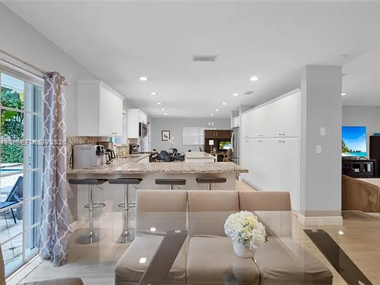 7711 Coquina Dr — Photo 10