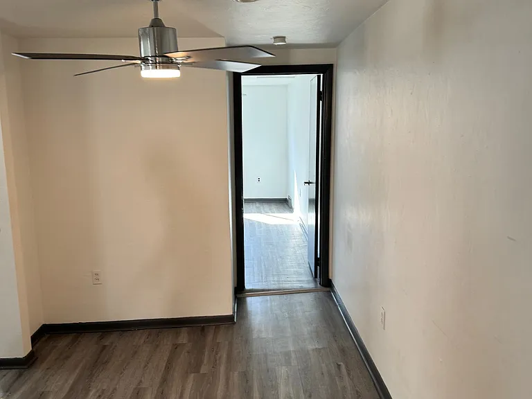 910 PENN ST - 2 — Photo 11