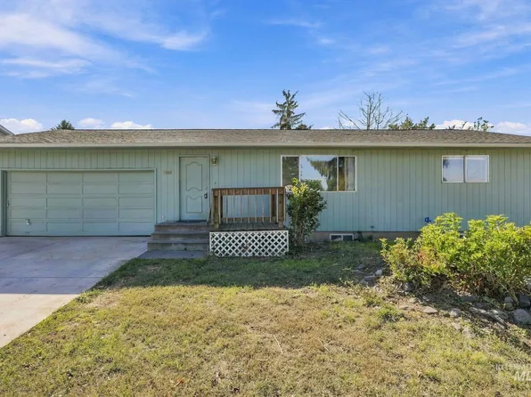2006 Powers Dr, Lewiston, ID 83501