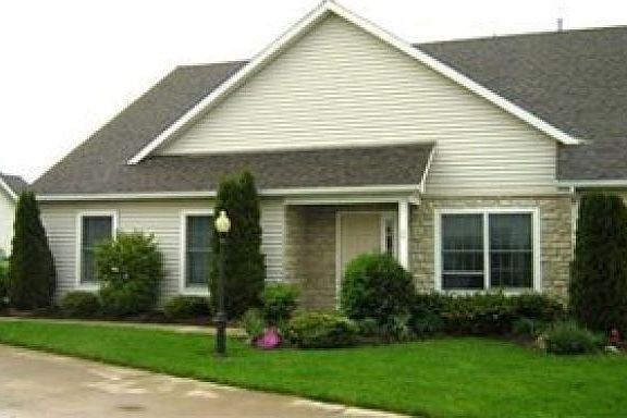 2nd image of 20 Nantucket Cir
