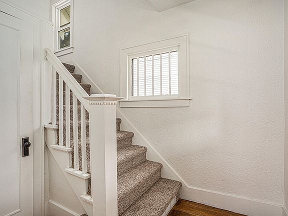 3rd image of 1135 Worden St SE