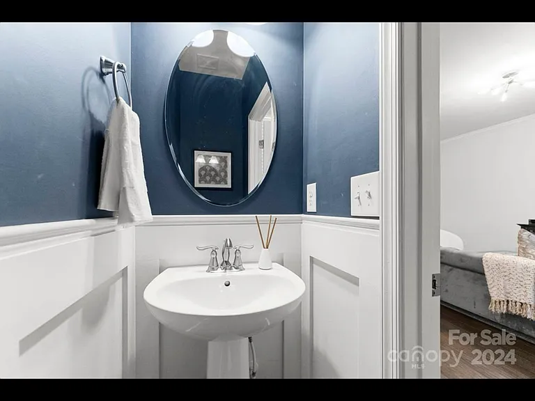 1233 Queen Lyon Ct — Photo 19