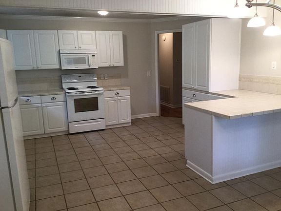 5th image of 1736 E Jackson Ave