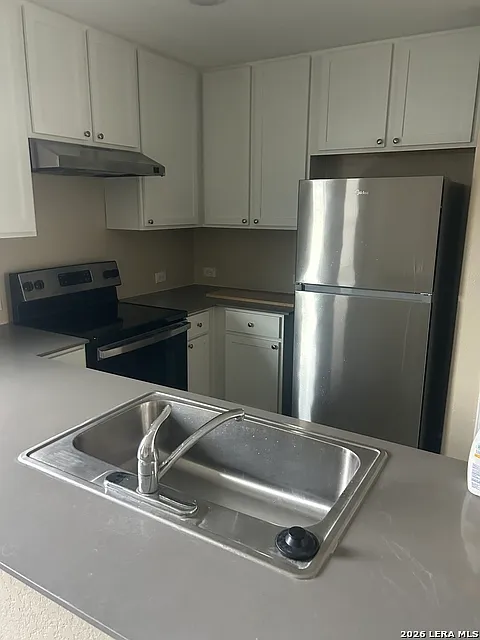 3 bed, 2.0 bath, 1125 sqft, $1,550 — Photo 2