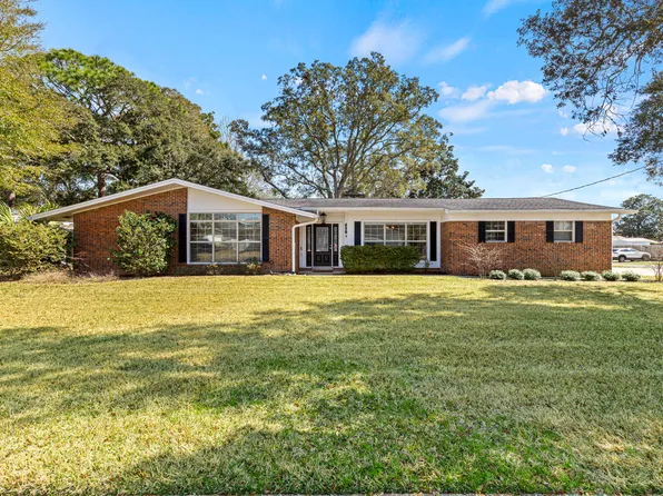 650 Country Club Ave NE, Fort Walton Beach, FL 32547