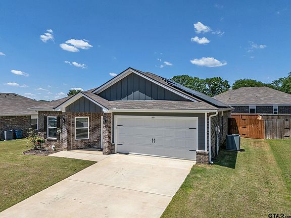 2nd image of 1105 Candice Dr