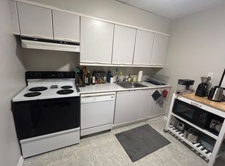 400 Glendale Rd #B23, Havertown, PA 19083