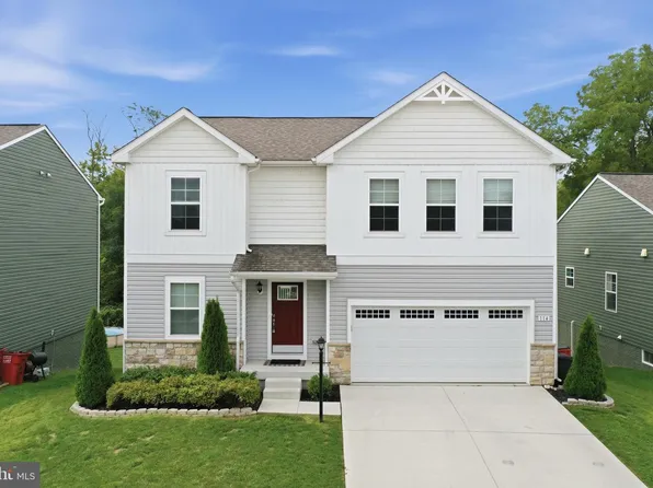 114 Belmont Pl, Falling Waters, WV 25419