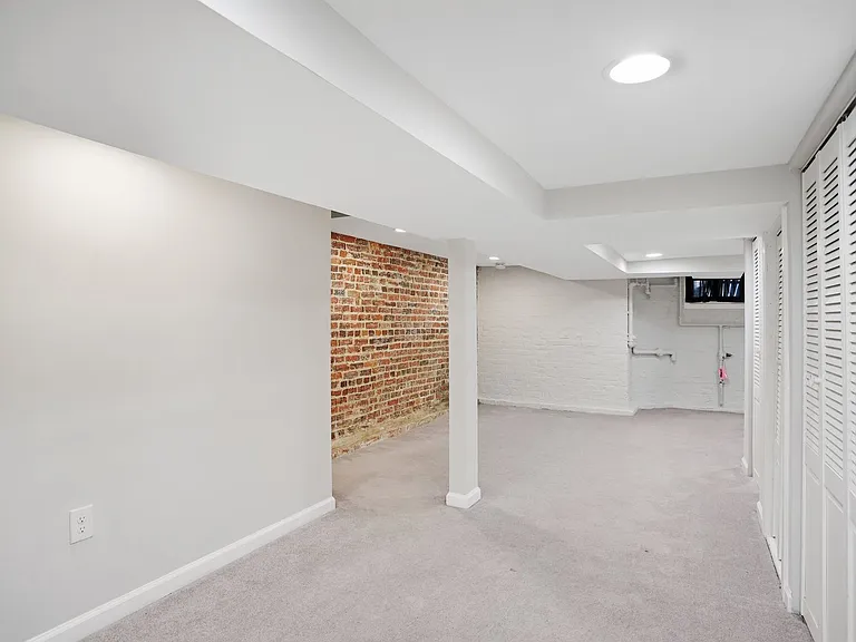 1373 N Carolina Ave NE — Photo 41