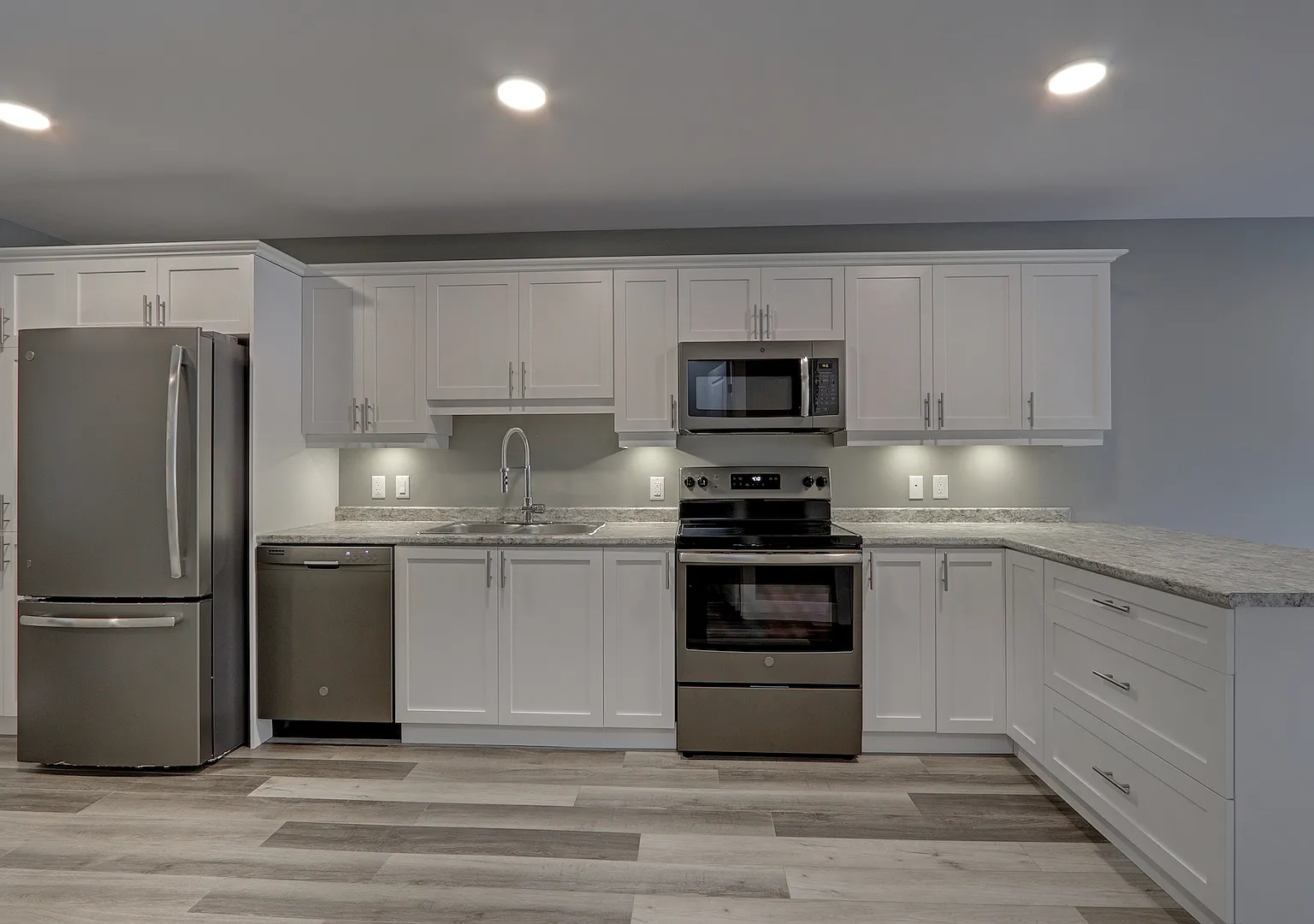 2 bed, 2.5 bath, 1388 sqft, $1,900 — Photo 3