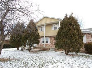 1182 River Forest Dr, Flint, MI 48532