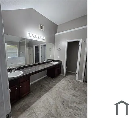5 bed, 3504 sqft, $2,700 — Photo 4