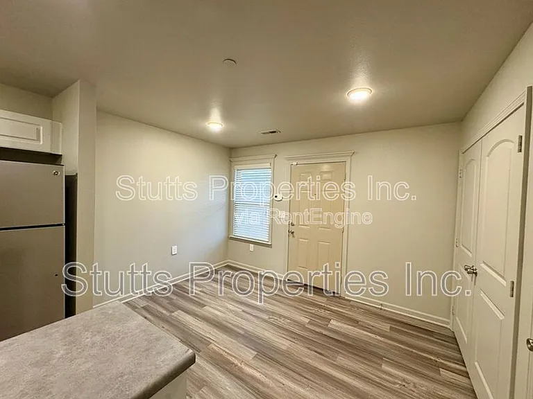 104 Spindle Ct #104 — Photo 2