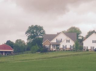 101 Red Barn Ln, Defiance, MO 63341