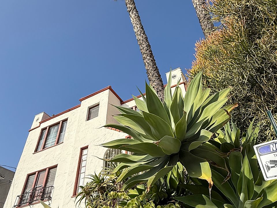 Exterior. 1925 is the top unit.