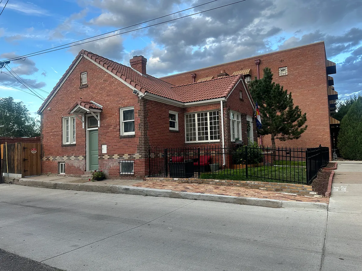 Building Photo - 721 E 2nd Ave