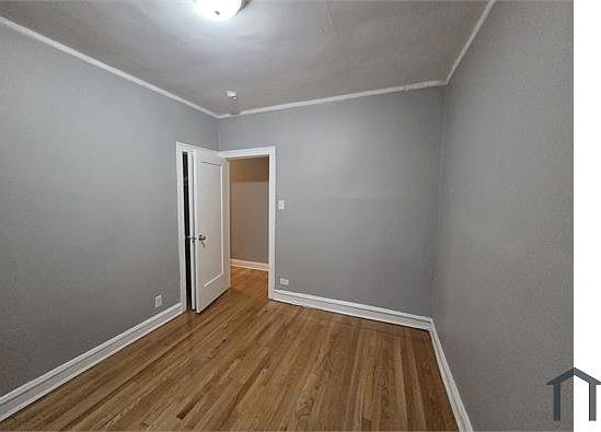 4th image of 7527 S Colfax Ave