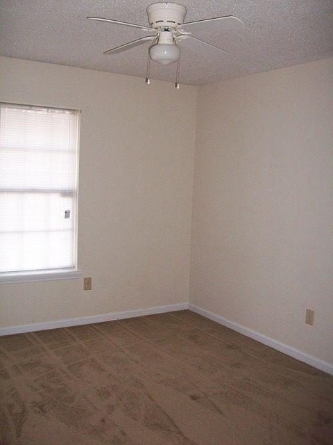 1st image of 3912 Bowen Dr