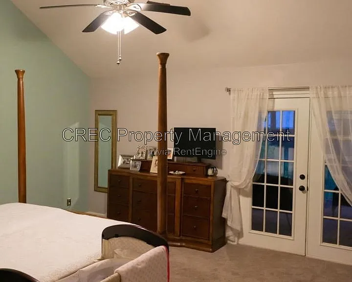 114 Queensbury Cir — Photo 24