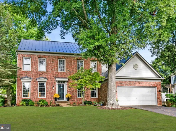 618 Diskin Pl SW, Leesburg, VA 20175