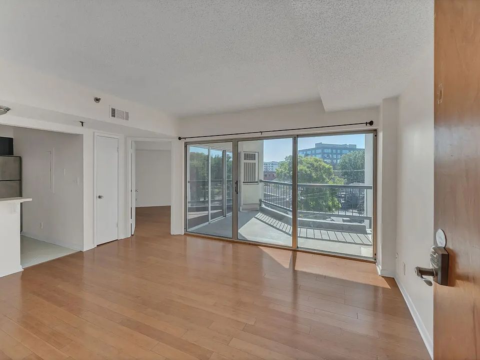 1st image of 900 19th Ave S APT 706