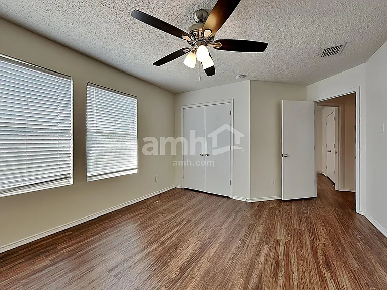 1528 Englewood Dr — Photo 20