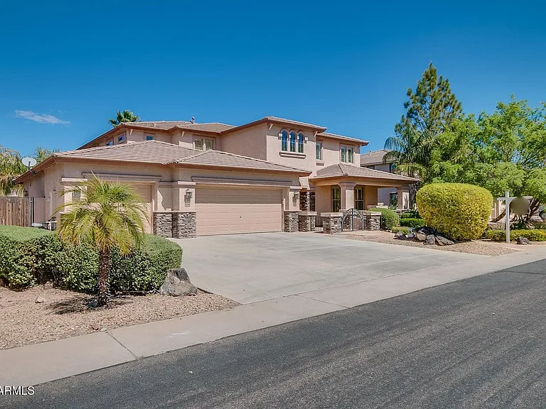 2892 E Beechnut Pl — Photo 2