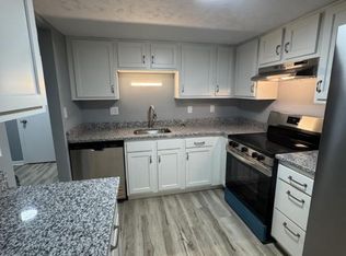 54 Apple Ln, Cincinnati, OH 45255