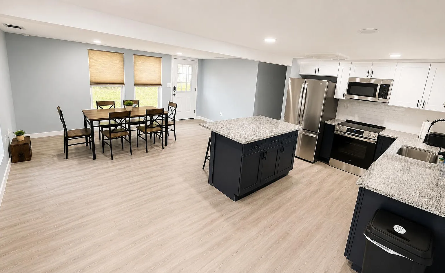 4 bed, 2.0 bath, 1328 sqft, $1,274 — Photo 4
