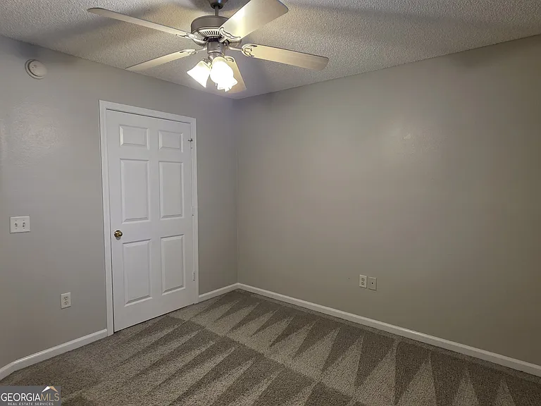 5022 Winfield Dr — Photo 15