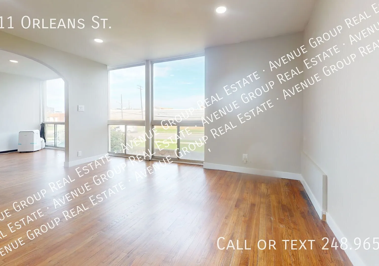 Beautifully Remodeled 3-Bedroom, 2-Bath Unit for Lease in Detroit — Photo 1
