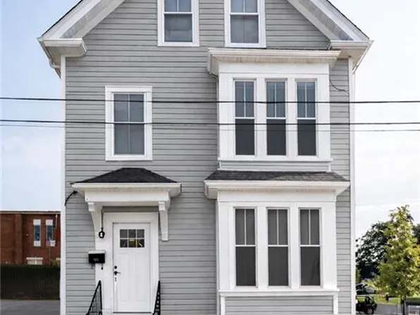 27 Robin St, Providence, RI 02908