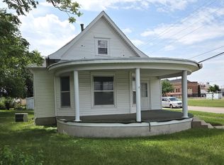 102 E 4th St, Hastings, NE 68901